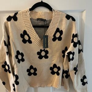 Women’s Sweater *size m* brand new
